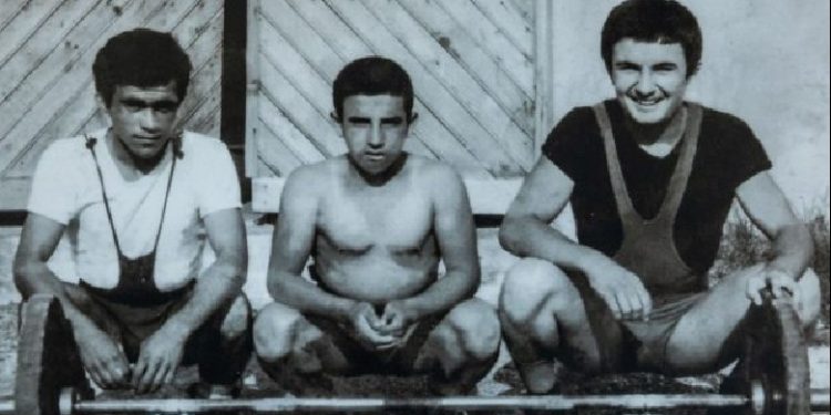 Like “floriri” bëhet nostalgjik për kohën kur ngrinte shtanga dhe jetonte në skamje