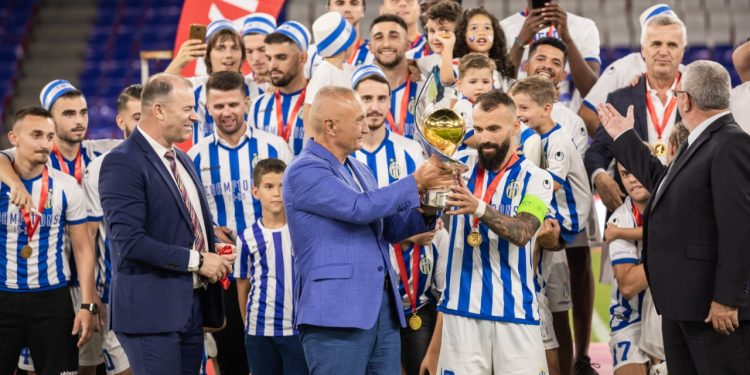 “Tirana” bën lojën e Ilir Metës, pas nderit të paligjshëm që i bëri