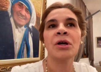 Shqiptarët në “hall të madh” për mungesën e Monikës! Kryemadhi i qetëson: E di që i’u kam munguar shumë, por kam hequr…