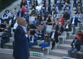 Rama për dekorimet e Metës: Është i vetmi në rang botëror që dekoron “Heronjtë e Kombit”