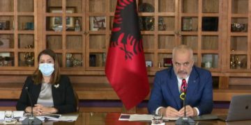 Nga java tjetër maskat e detyrueshme: Kush del në rrugë pa maska do gjobitet… do i paguani tek fatura e dritave