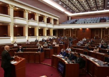 Emrat/ Kush janë deputetët që votuan kundër ndryshimeve në Kodin Zgjedhor