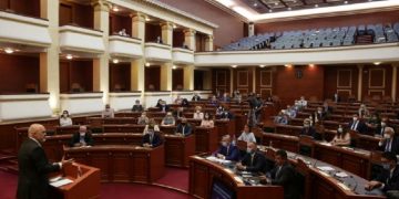 Emrat/ Kush janë deputetët që votuan kundër ndryshimeve në Kodin Zgjedhor