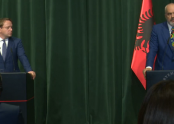 Rama-Varhelyi-t: Shqipëria s’mund të penalizohet se ka bërë spastrimin më të madh në rajon, të gjyqtarëve të korruptuar