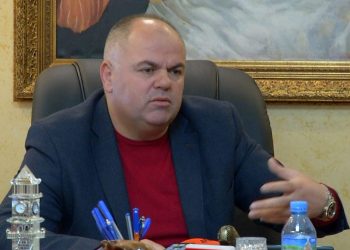 Koço Kokëdhima akuza të forta ndaj Safet Gjicit, kërkon a.rrestimin e tij për evazion fiskal dhe mashtrim