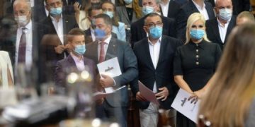 Qeveria serbe betohet në Parlament: Do ta ruajmë Kosovën deri në vdekje