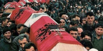 Dëshmia t.ronditëse e ish-ushtarit serb: V.iktimat u çuan në furra për t’u d.jegur