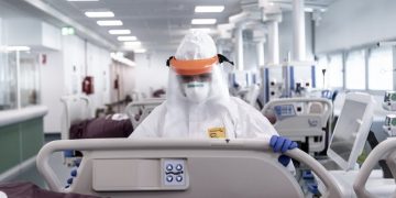 Në rast fluksi, Zvicra do t’i mohojë spitalin personave mbi 85 vjeç