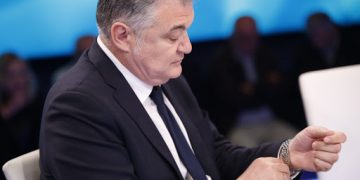 Shpifi dhe fshihet, kush e njofton çunin e Rustem Gjatës që gjykata po e kërkon prej 15 muajsh?!