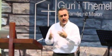 “Homos.eksualët janë fëmijë të Zotit…”, të krishterët në Shqipëri i dalin “kundra” deklaratës së Papa Françeskut