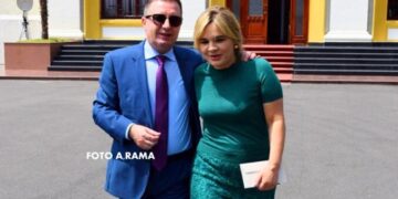 Luan i LSI-së u ofron shqiptarve modelin e kryetares së partisë: Monika Kryemadhin duhet ta pranojmë siç është, me të mirat dhe të këqijat e saj. S’kemi ça bëjmë