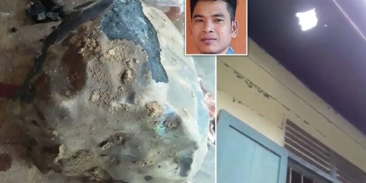 Kur mbi çati të bien nga qelli 1.5 milion euro! Marangozit indonezian i ndodh mrekullia (Video)