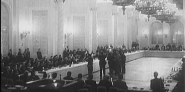 “Hrushovin e lamë si të dh*erë”! Publikohet ditari sekret i Enver Hoxhës: Ambasada jonë përgjohet nga sovjetikët me aparatura speciale