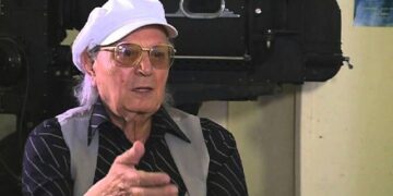 Mëngjes i trishtë/ COVID-19 i merr jetën artistit të madh shqiptar, djali i tij i rrëqeth të gjithë me dedikimin prekës: Më fal që nuk të përkëdhela dot…