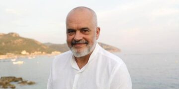 Kryeministri Rama publikon foton e veçantë me të birin Zaho