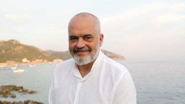 Kryeministri Rama publikon foton e veçantë me të birin Zaho