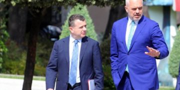 Përfundon mbledhja në selinë rozë, numri dy i PS zbardh çështjet e rëndësishme që u diskutuan: Politikanët e së keqes të heqin dorë nga fyerjet!