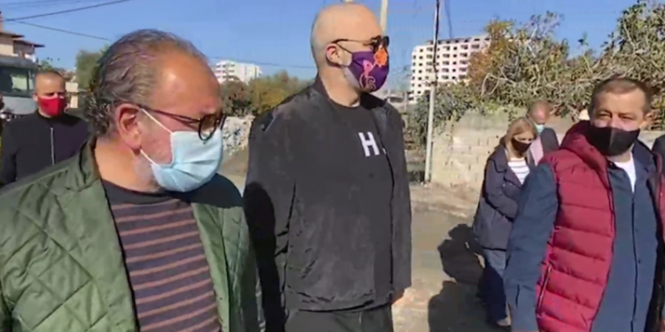 Rama u përgjigjet kritikëve lab: Nuk keni gojë të ankoheni apo nuk prisni, keni dëgjuar ndonjë emër Durim nga Vlora?! Vetëm këtu i vihet emri ‘Tërmet’ fëmijës!