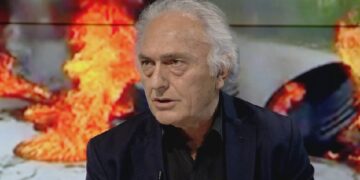 “Këta këndojnë nga frika”, Frrok Çupi nuk i lë gjë pa nxjerr Presidentit Meta dhe lëshon paralajmërimin e fortë: Grabitja e floririt dhe vila në Londër…