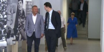 “Gjermania s’ka shtretër në spitale”! Pjerin Ndreu tallet me Lulzim Bashën: Merkel “e paaftë”, po i kërkon Lulit planin me  5 pika!