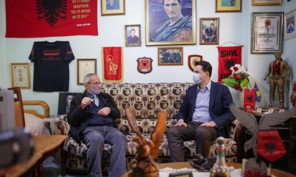 Dhe këto i ka futur në dosjet kundër UÇK?! Basha kujton ngjarje në Kosovë që nuk i ka jetuar. Përmend gjithë ish komandantët që u ka kopsitur dosjet përmes dëshmive