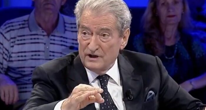 Gazetari nga Kosova: Analistët e Tiranës që shesin por**ë sikur jetojnë në Nju Jork, të mos tallen me Bellanicën e UÇK por me Bashën. Berisha e di mirë se çfarë kanë punuar Luli e Argita