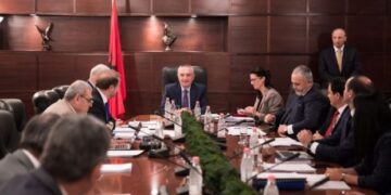 Si e mori në mbrojtje Meta gjyqtarin mbi të cilin rëndon një vrasje dhe sot i fali 450 milion lekë ish drejtorit të LSI?!