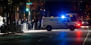 SHBA/ Kamioni me persona të armatosur ndalohet nga policia në Pensilvani: Po shkonte drejt qendrës së numërimit të votave