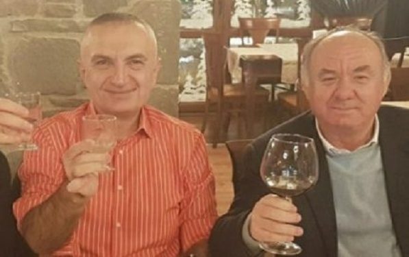 FOTO LAJM /Meta, Fahriu dhe çuni i tij nisin negociatat në Durrës për listën fituese të LSI-së