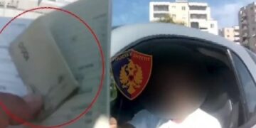 Drejtësia e re me zakon të vjetër! SPAK shënon një tjetër “sukses”, me dosje korrupsioni: 16 muaj në shërbim prove se i dha policit 10 mijë lekë