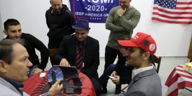 Anëtari i grupit të “teorive konspiracioniste” Altin Goxhaj: Nëse bie Trump, na pret ferri! Errësira do pushtojë botën nga elitat perverse globale, Zoti na faltë!