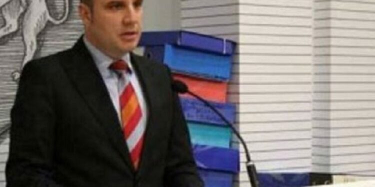 Tan Agolli i FSHZH kërdinë me tenderat e rrugëve! Ja miliardat që u jepen me “mik” kompanive të ndërtimit