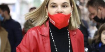 Kryemadhi tregon ditën e madhe: Iliri u lumturua shumë kur më pa me maskë, më dërgoi direkt foto. S’më ka uruar akoma që fitova garën për të qenë kryetare e LSI-së