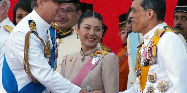 Ky është fundi i hidhur i ish-gruas së mbretit më të urryer në botë: E qethur dhe e internuar