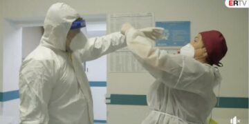 VIDEO/ Rama publikon pamjet nga vija e zjarrit, brenda spitaleve infektive ku shpëtohen jetë