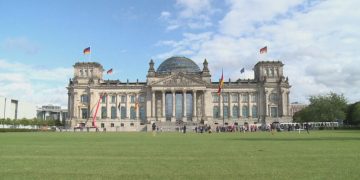 Reagimet ndërkombëtare, Gjermania e shqetësuar: SHBA drejt krizës kushtetuese