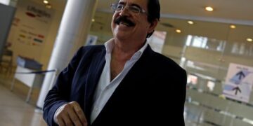 Kishte shumë kesh me vete, policia arreston në aeroport ish-presidentin