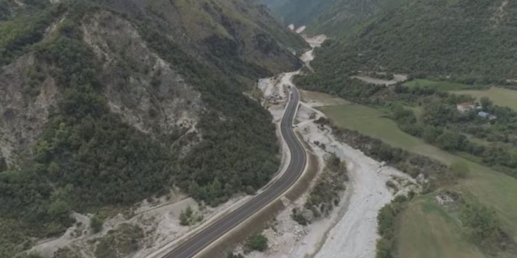 Rama publikon pamjet nga rruga Kardhiq-Delvinë: Vitin e ardhshëm do të kemi një rrugë të stërpremtuar me dekada