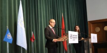 OBSH “zbarkon” në Shqipëri, ç’mitizon testimin: S’është zgjidhje magjike!