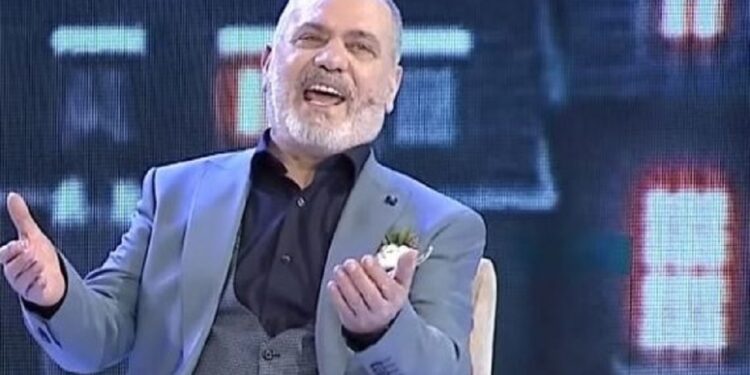 Rrëfimi i rrallë i Koço Devoles: Je në vete, s’guxonte njeri t’i thoshte regjisorit se “s’mund të këndoj njeriu në frigorifer”