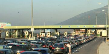 Kriteri i ri i Greqisë për kalimin nga Kakavija: Përveç tamponit, shqiptarëve do t’iu bëhet edhe testi i shpejtë