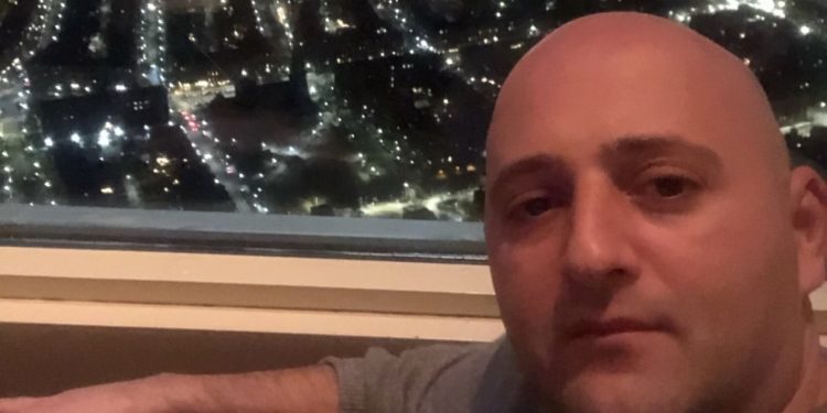 Aktori Ledio Lako tregon historinë prekëse të familjes së tij në përballjen me virusin: Desh e humba babain