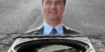 U përgënjeshtrua nga mjekët, por Basha nuk heq dore nga sulmet ndaj tyre vijon me akuzat: Rama po gënjen, po fsheh numrin e viktimave nga Covid