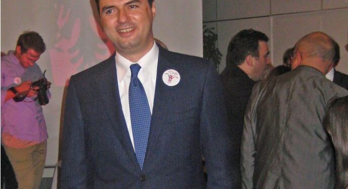 DESHMIA/ Luftëtari i UÇK-së: Basha ishte prezent gjatë arrestimit tim nga UNMIK! Bënte përkthyesin, por sillej si të ishte polic serb Gruaja njohu edhe çikën e Berishës