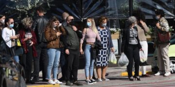 Tirana drejt imunitetit të tufës, mjeku i njohur jep alarmin: Duhet të ndodhë sa më shpejt