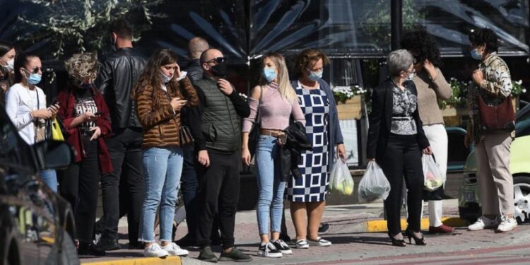 Tirana drejt imunitetit të tufës, mjeku i njohur jep alarmin: Duhet të ndodhë sa më shpejt