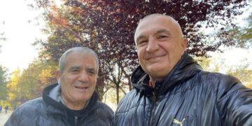 Z. president! Me Kaçin me kujtove sigurimsin e Hotel Tiranës