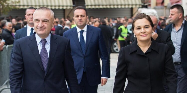 Korbat nuk i’a nxjerrin sytë njëri tjetrit! SPAK vendimi për ish kryeprokurorin Adriatik Llalla: Pronat e korrupsionit “t’i gëzojë” por, do dënohet për gënjeshtrën … fshehjen e pasurisë