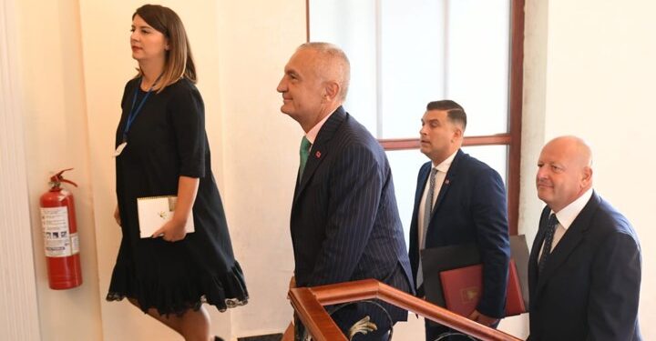 Zbulohet arsyeja pse Meta largoi Bahri Shaqirin nga presidenca dhe problemet me LSI e Kryemadhit