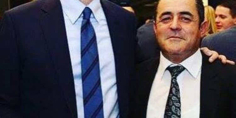 Zot ruaje PD nga nebilat publik! Aktivisti i PD bën “zbulimin” e madh: Komunistët e SHBA po ndjekin modelin e Shqipërisë për të manipuluar zgjedhjet, ju tregoj prapaskenat pas kurrizit të Trump